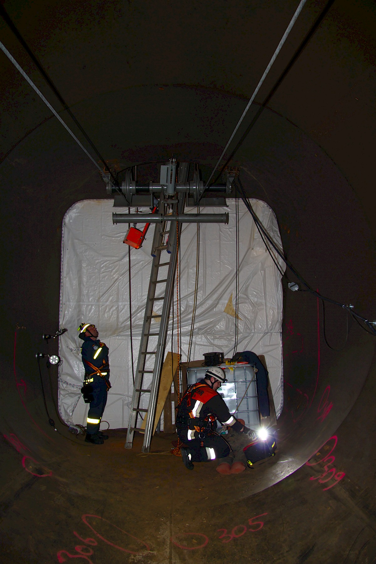 Gemeinschaftsübung von THW Lohr und Feuerwehr am Oberbecken