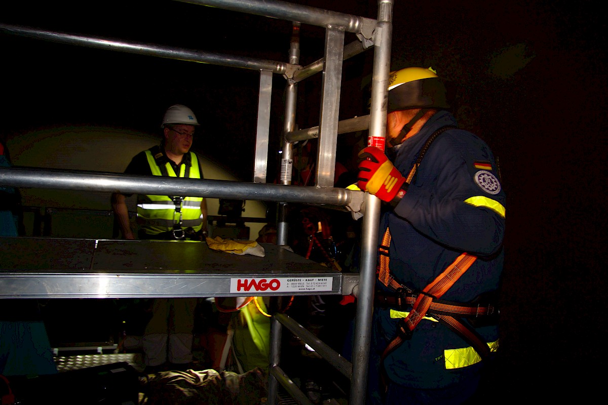 Gemeinschaftsübung von THW Lohr und Feuerwehr am Oberbecken