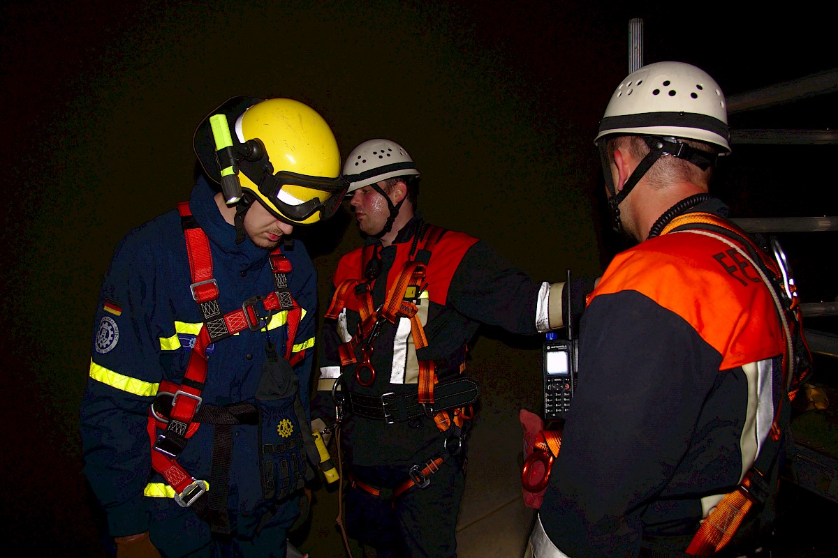 Gemeinschaftsübung von THW Lohr und Feuerwehr am Oberbecken