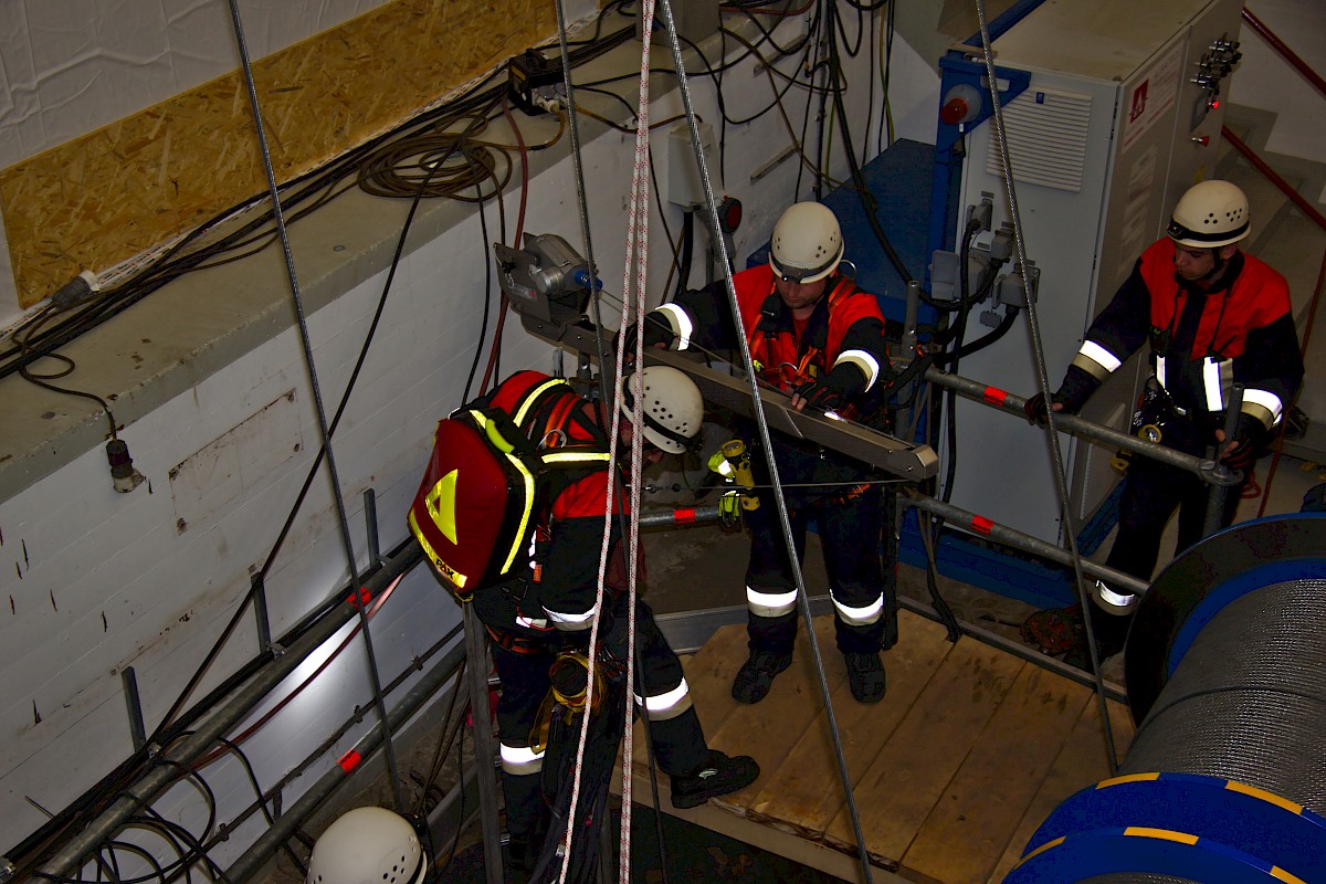 Gemeinschaftsübung von THW Lohr und Feuerwehr am Oberbecken