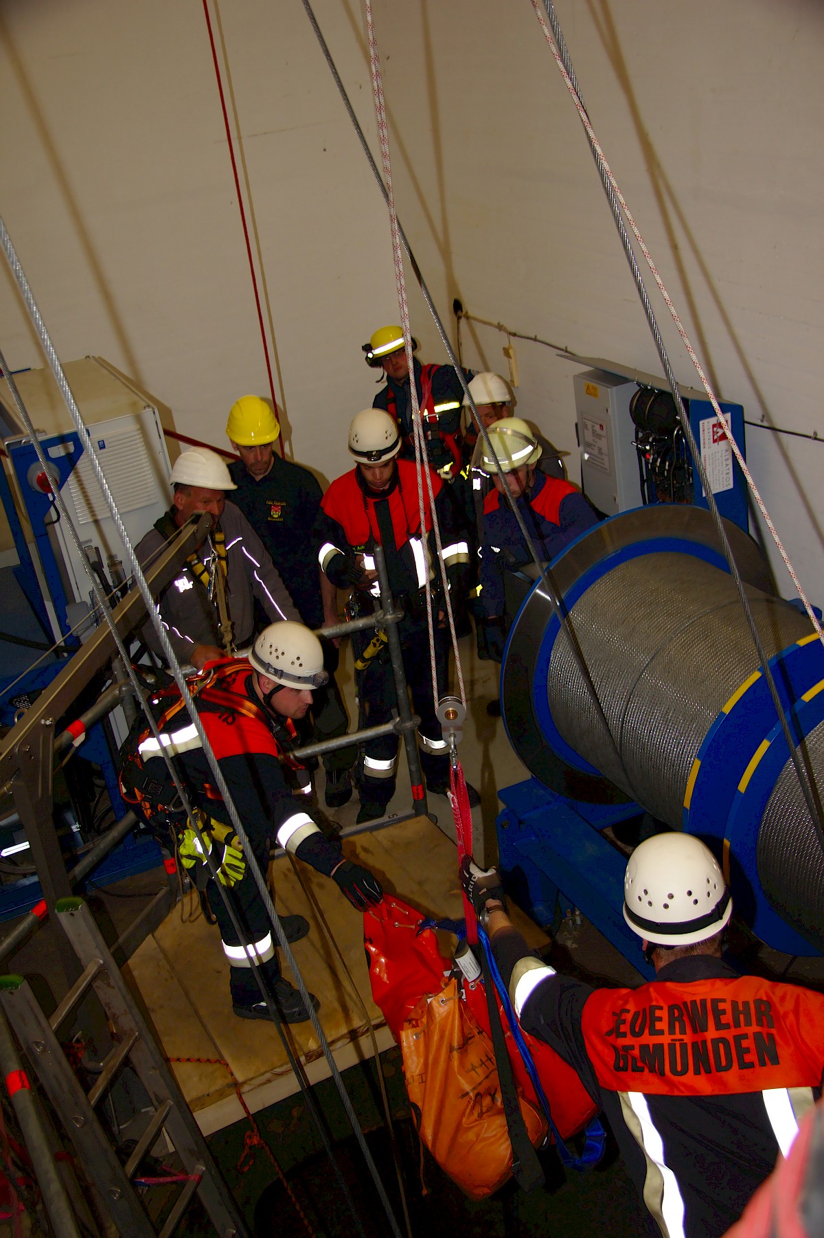 Gemeinschaftsübung von THW Lohr und Feuerwehr am Oberbecken