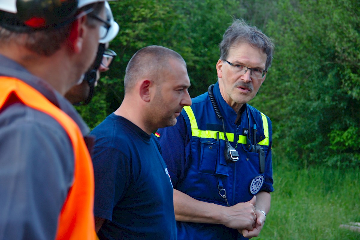 Gemeinschaftsübung von THW Lohr und Feuerwehr am Oberbecken