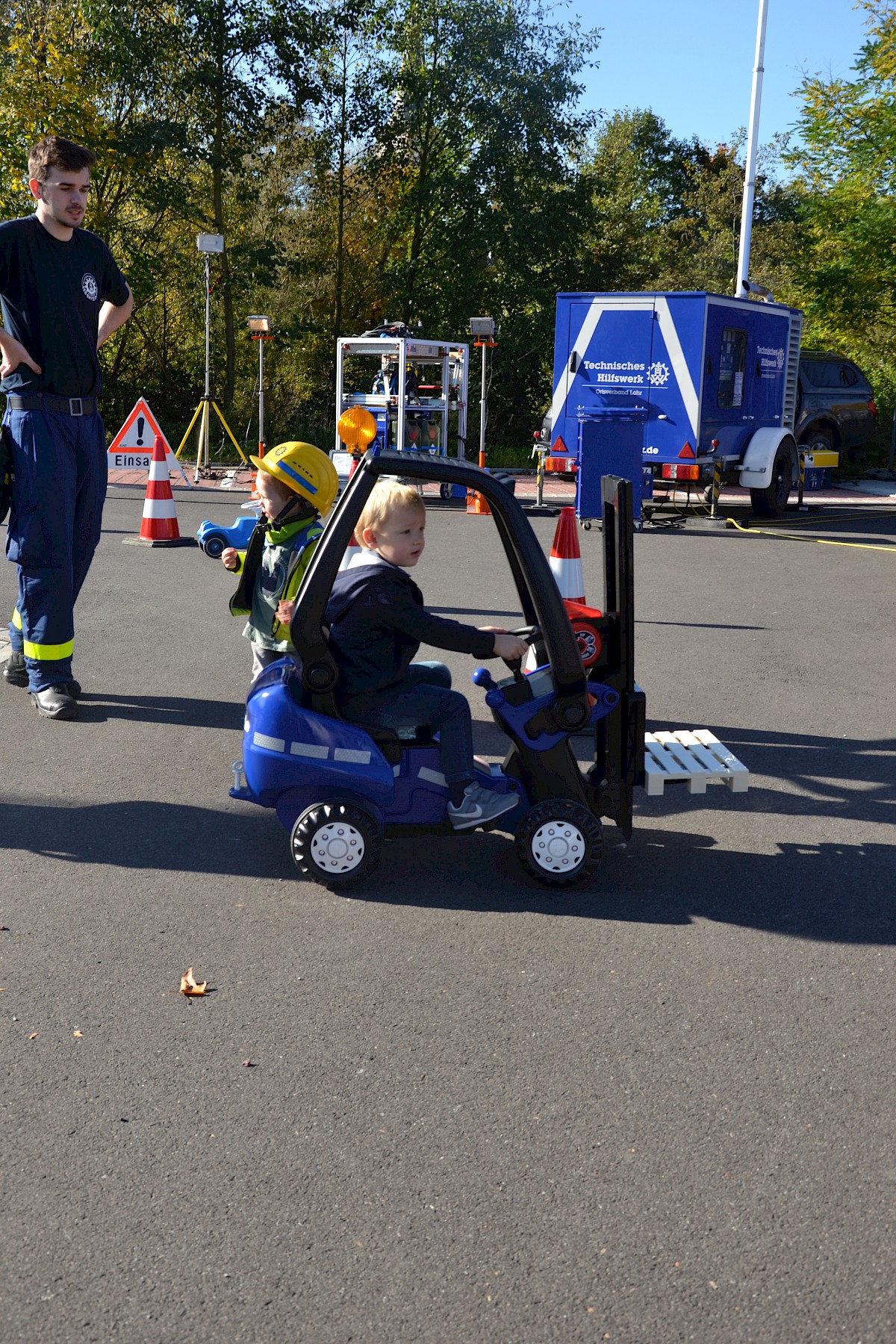 1. Familienmesse des Landkreises Main Spessart THW zeigt Technik zum Anfassen