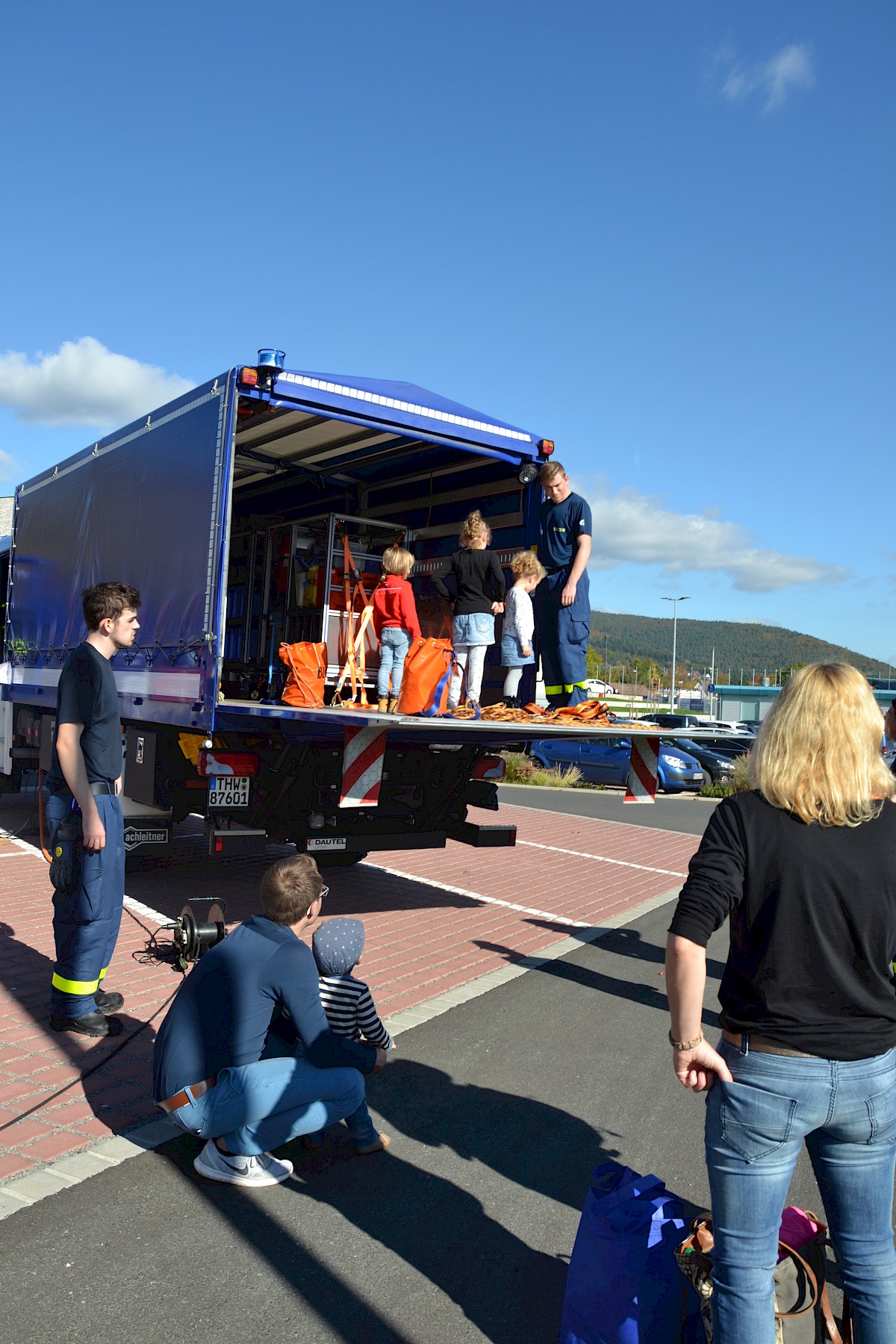 1. Familienmesse des Landkreises Main Spessart THW zeigt Technik zum Anfassen