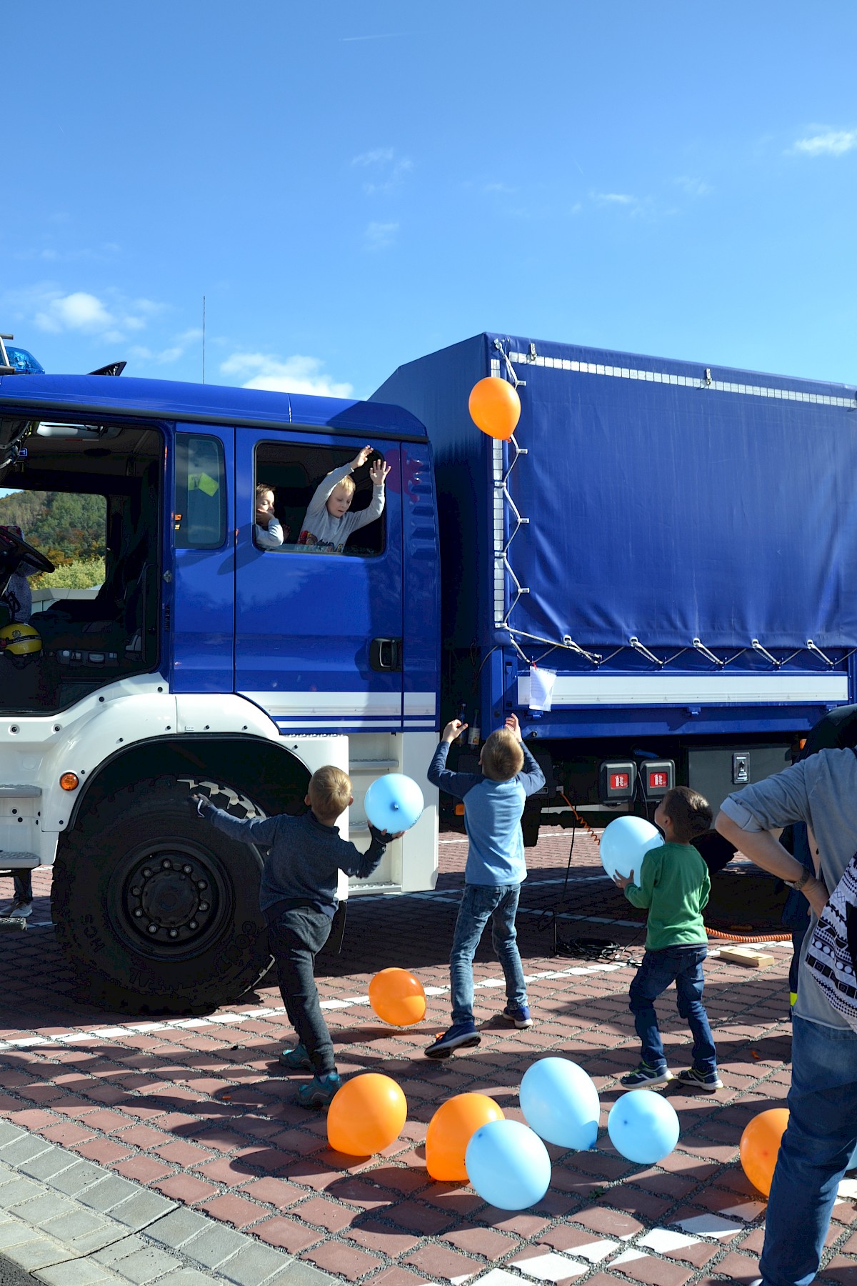 1. Familienmesse des Landkreises Main Spessart THW zeigt Technik zum Anfassen