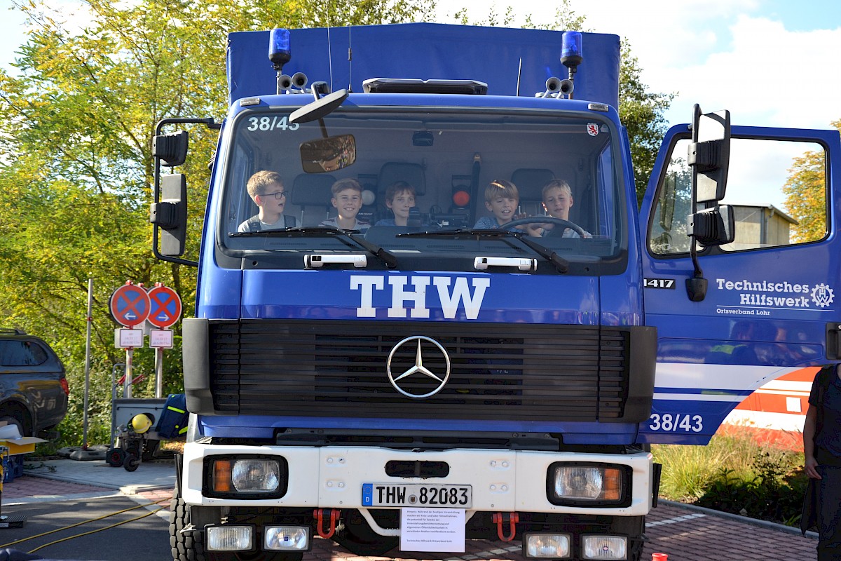 1. Familienmesse des Landkreises Main Spessart THW zeigt Technik zum Anfassen