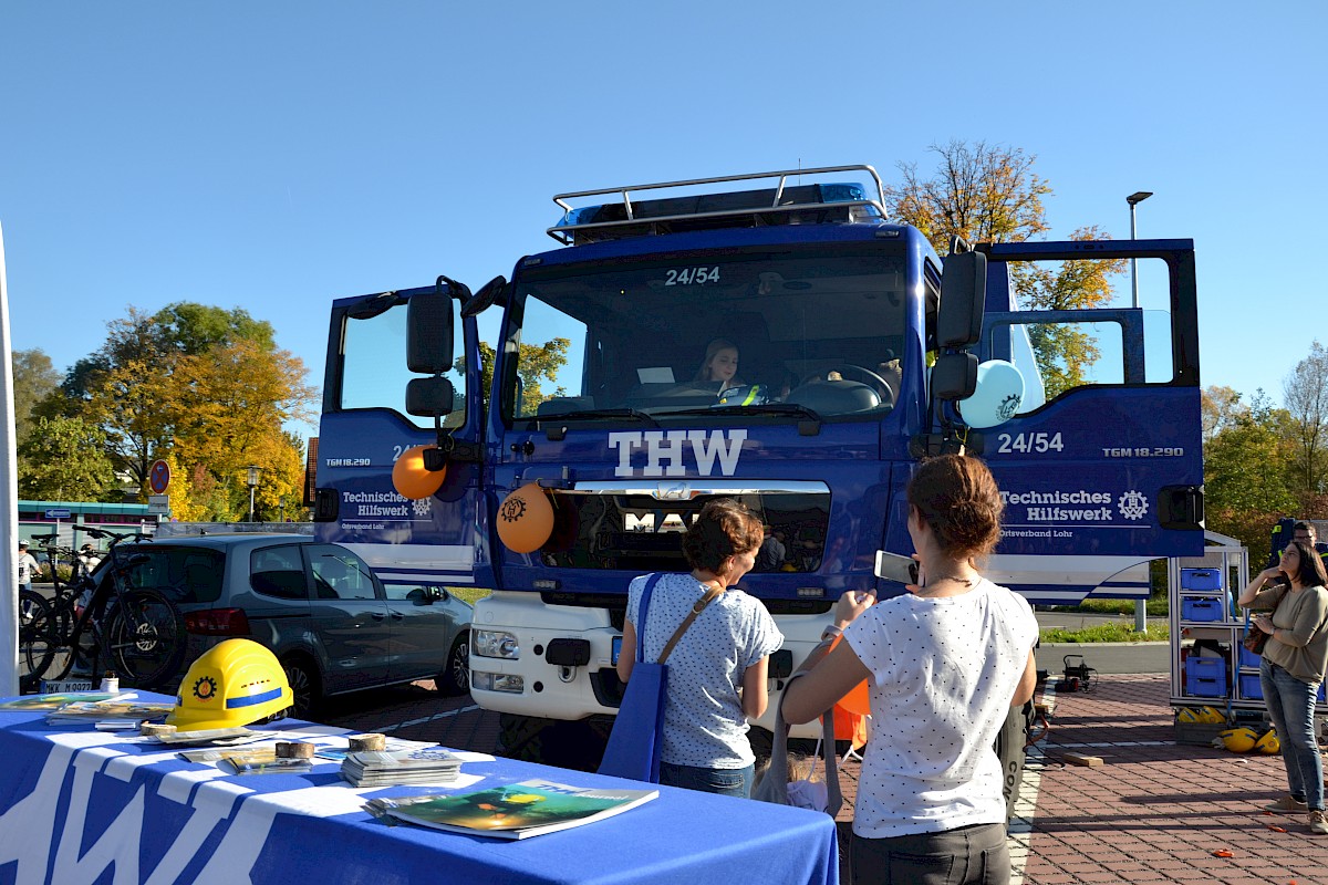 1. Familienmesse des Landkreises Main Spessart THW zeigt Technik zum Anfassen