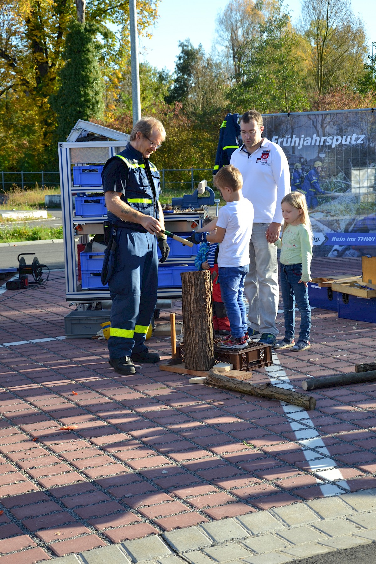 1. Familienmesse des Landkreises Main Spessart THW zeigt Technik zum Anfassen