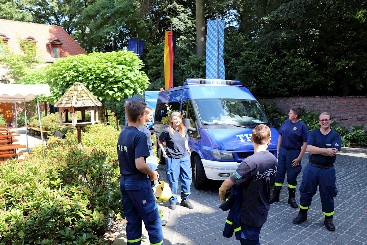 Mit dem THW zum Tag der Jugend in Brüssel