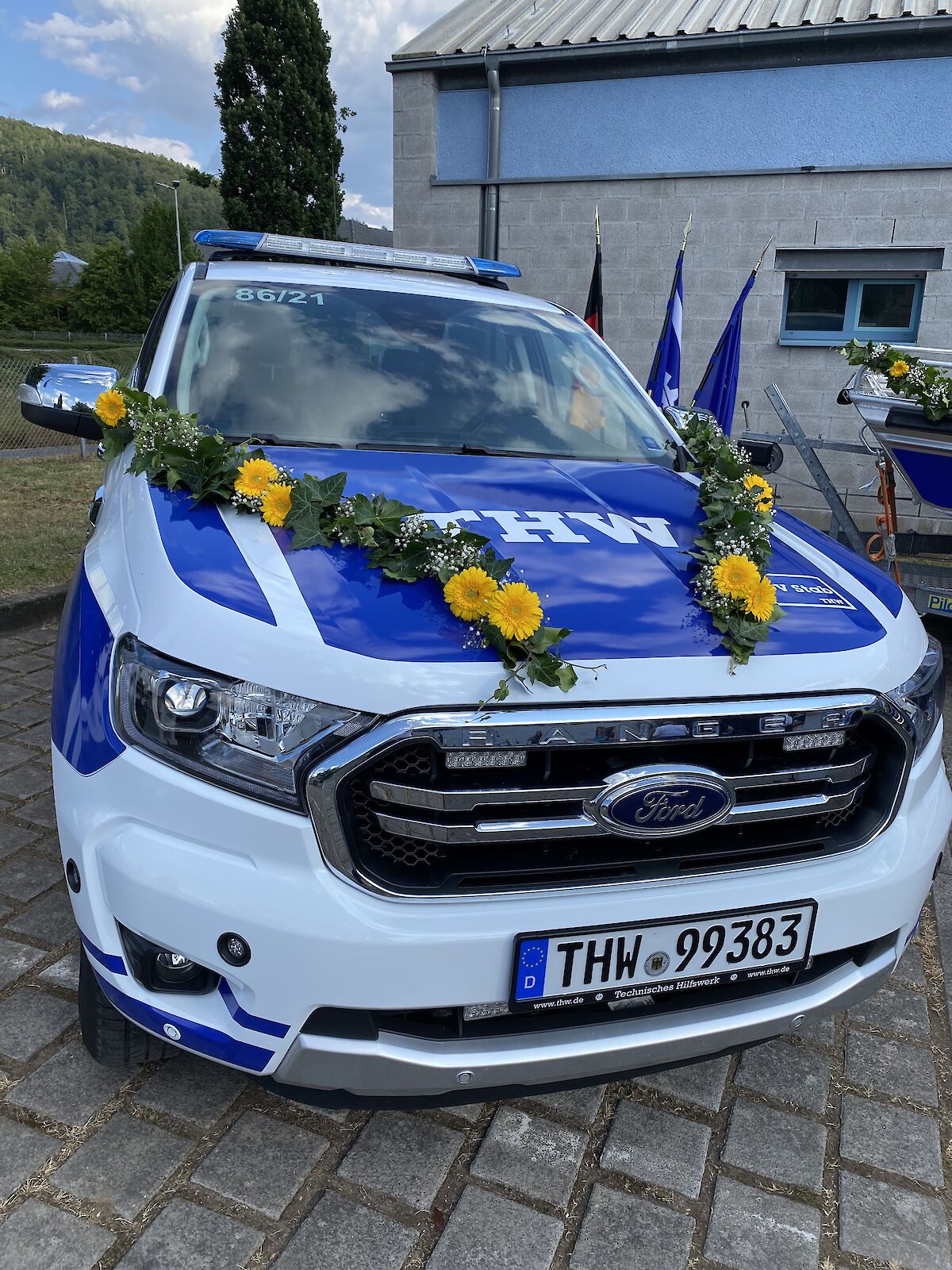 Feierliche Fahrzeugsegnung unseres neuen Einsatzbootes und des PKW OV Ford Ranger