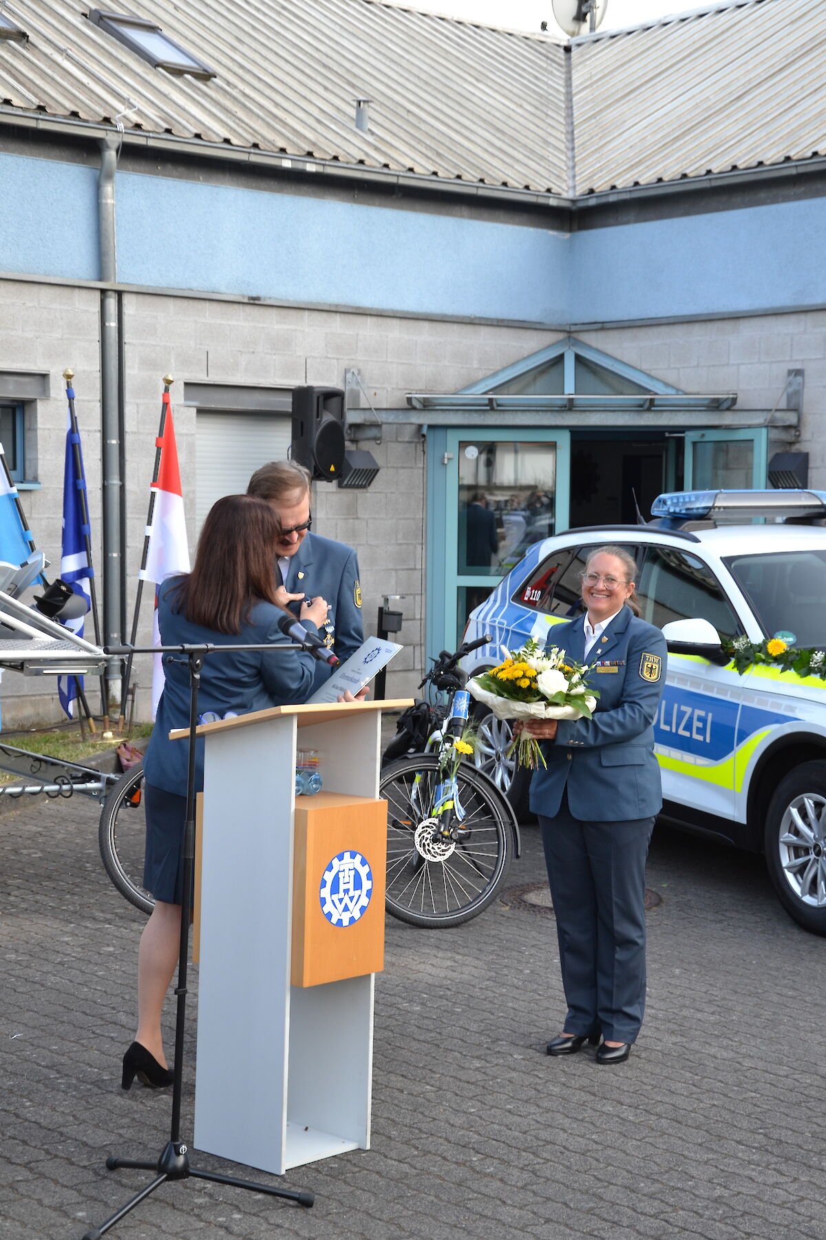 Feierliche Fahrzeugsegnung unseres neuen Einsatzbootes und des PKW OV Ford Ranger