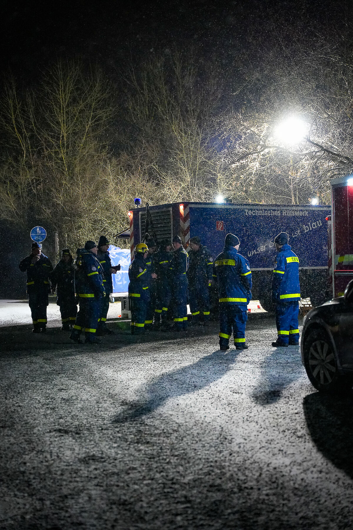 Erfolgreicher Großeinsatz zur vorsorglichen Dammsicherung am Baggersee Emma-Süd in Kahl am Main