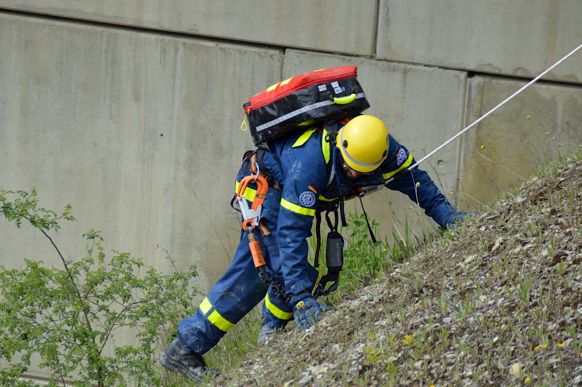 Großübung der THW Regionalstelle Karlstadt "Caementum 2024" - mehr als 200 Einsatzkräfte im Steinbruch im Einsatz